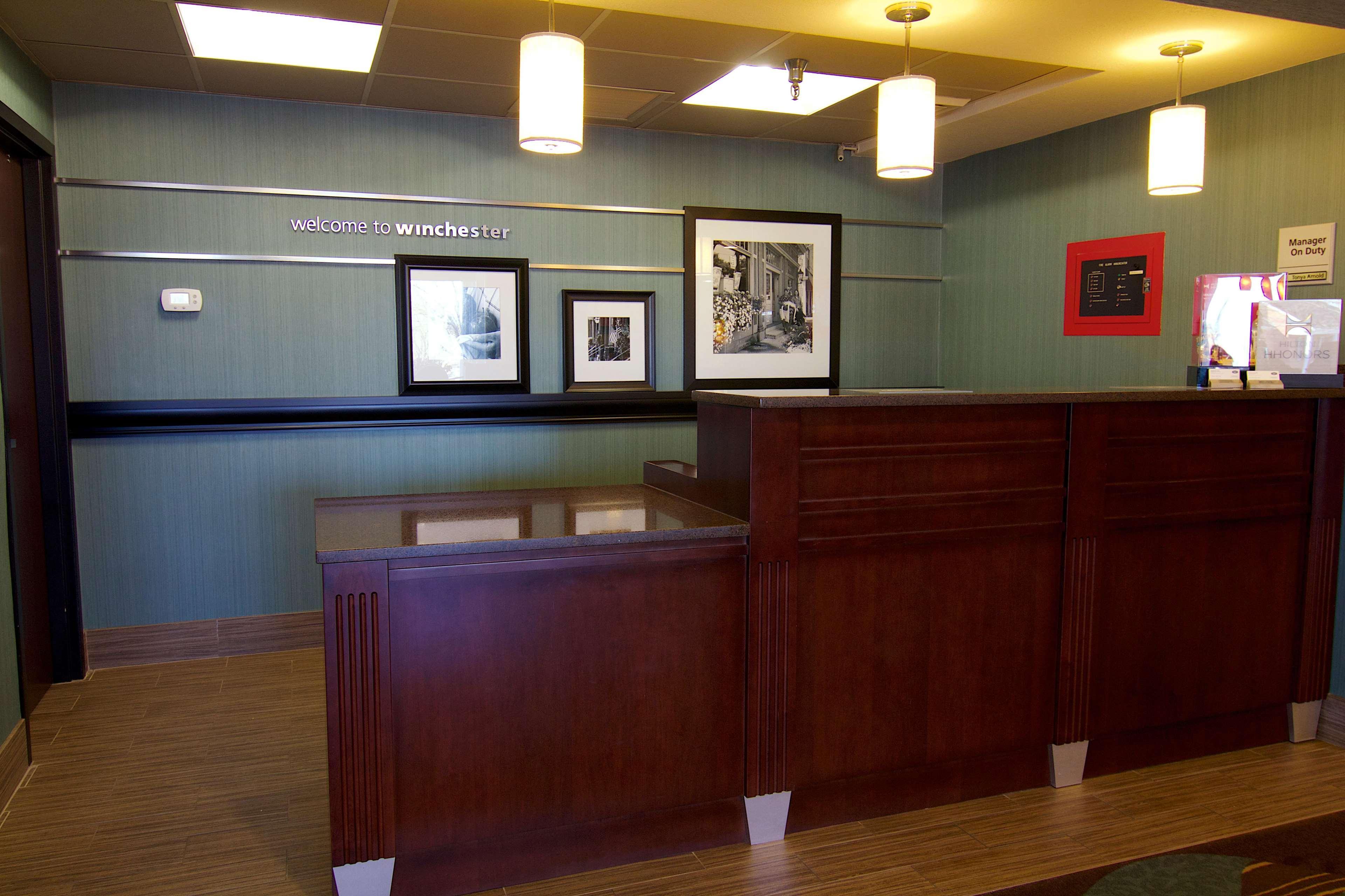 Hampton Inn Winchester-University/ Mall Ngoại thất bức ảnh