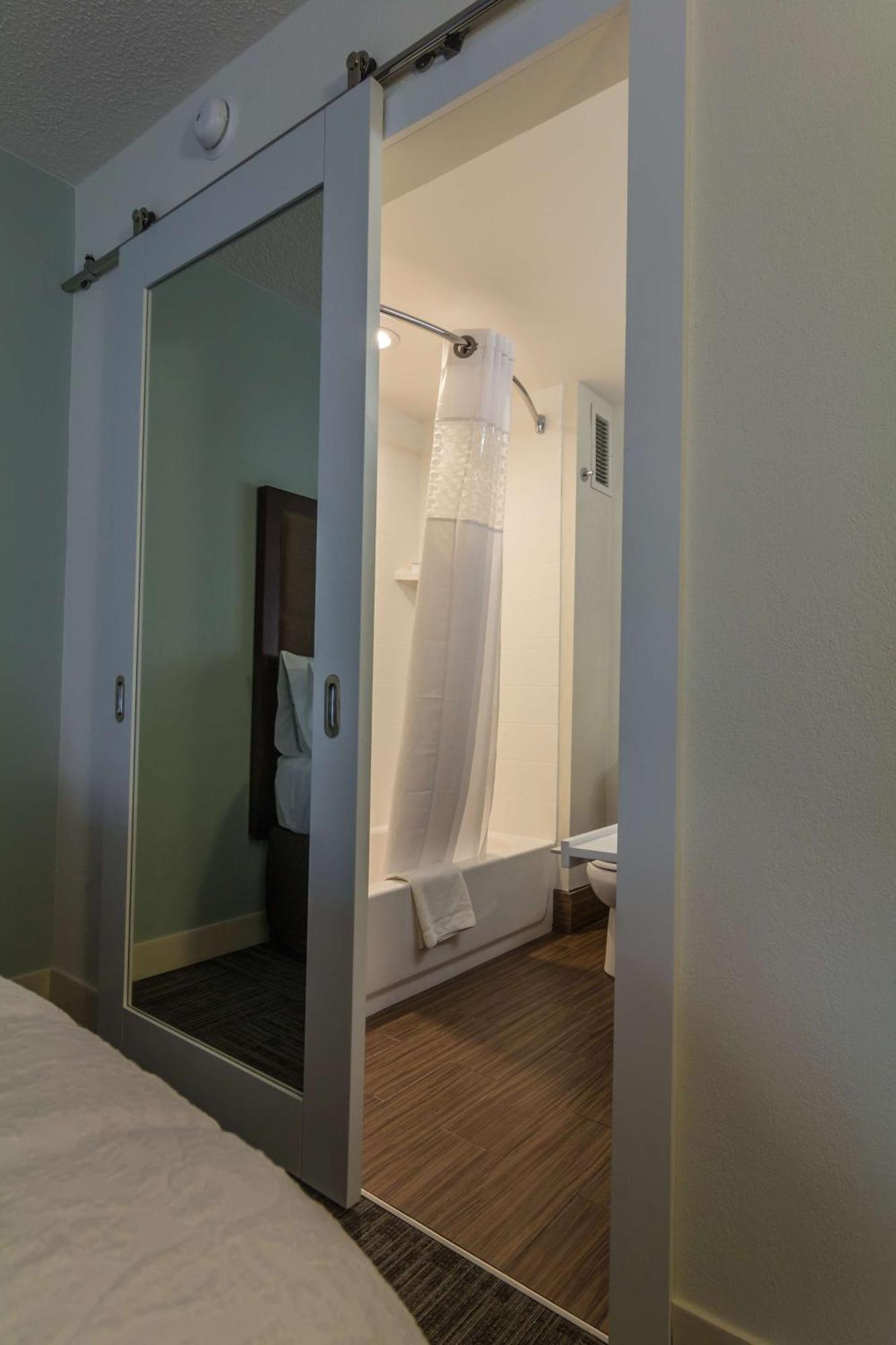 Hampton Inn Winchester-University/ Mall Ngoại thất bức ảnh