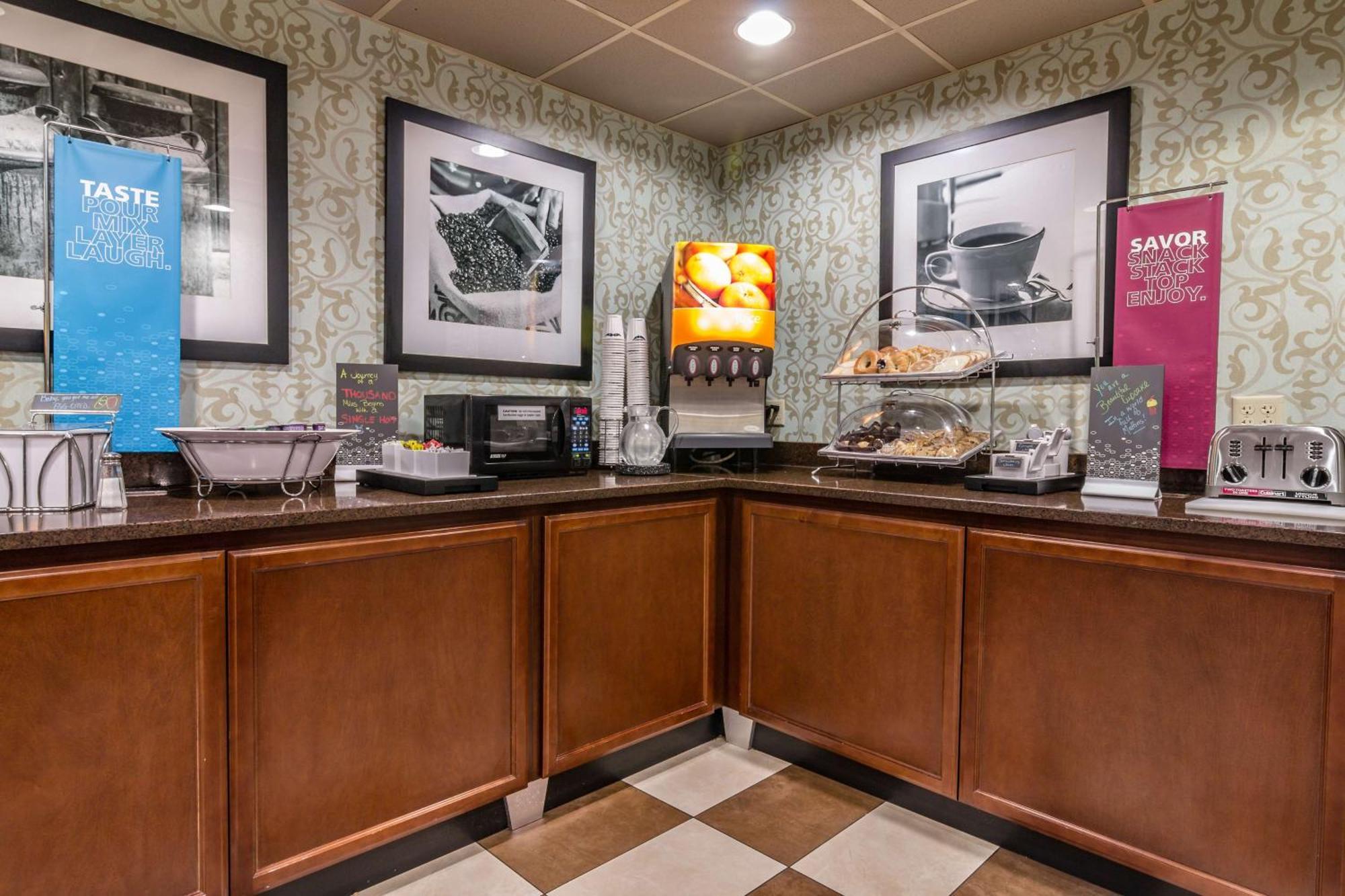 Hampton Inn Winchester-University/ Mall Ngoại thất bức ảnh