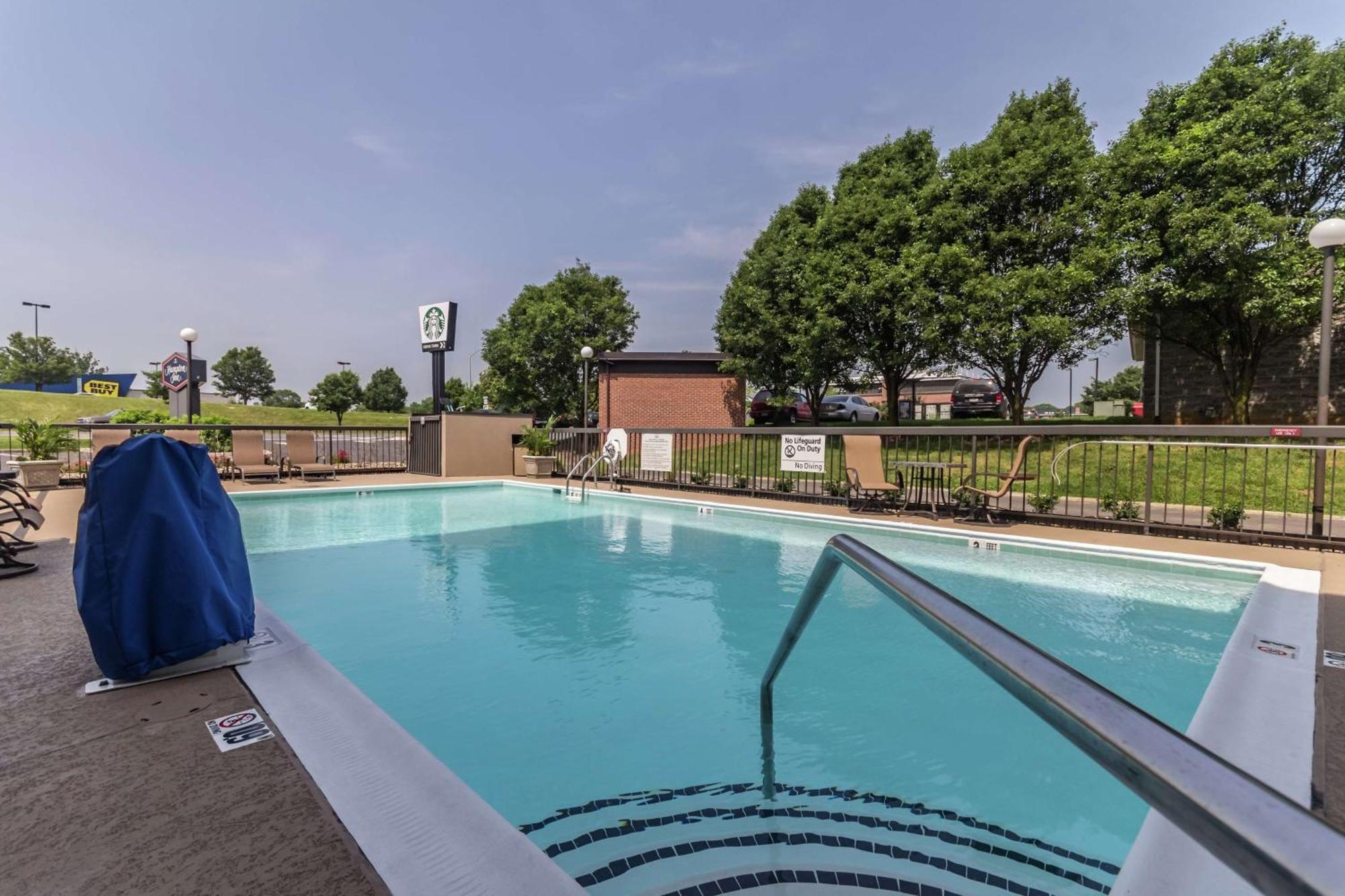 Hampton Inn Winchester-University/ Mall Ngoại thất bức ảnh